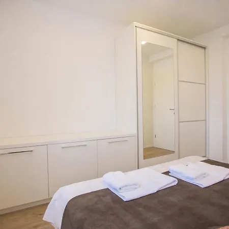 Three Bedroom Milohanic Iv * بوريتش