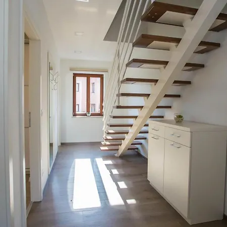 Three Bedroom Milohanic Iv *