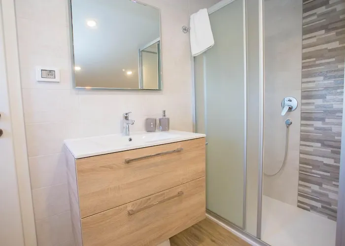 شقة Three Bedroom Milohanic Iv