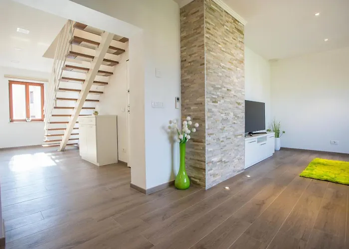 Three Bedroom Milohanic Iv * بوريتش