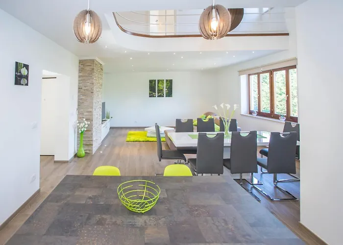 Lejlighed Three Bedroom Milohanic Iv