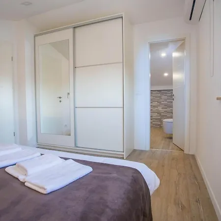 Three Bedroom Milohanic Iv * 포레치