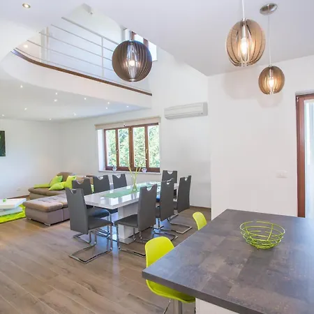Apartamento Three Bedroom Milohanic Iv *
