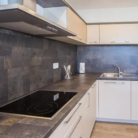 Διαμέρισμα Three Bedroom Milohanic Iv Πόρετς