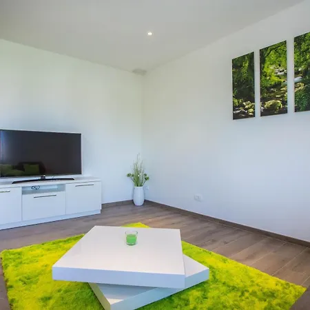 Apartamento Three Bedroom Milohanic Iv *