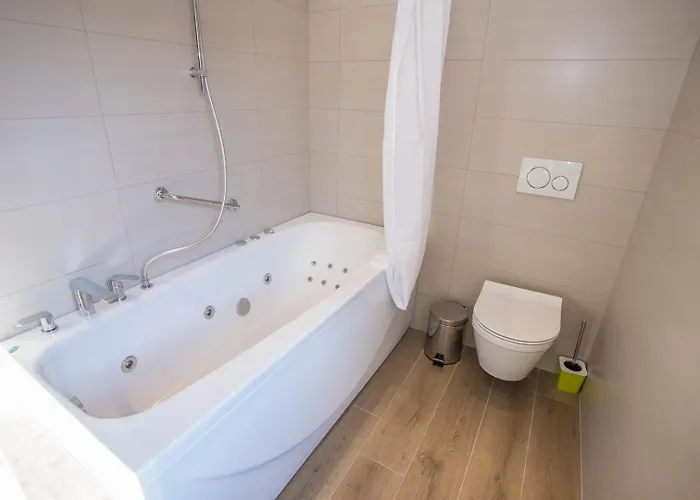 Three Bedroom Milohanic Iv Apartman Poreč