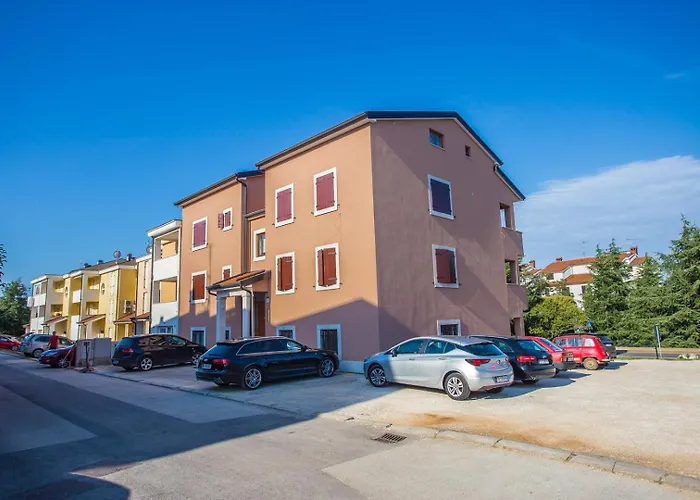 Three Bedroom Milohanic Iv *