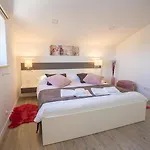 Appartamento Three Bedroom Milohanic Iv *