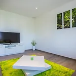 Appartamento Three Bedroom Milohanic Iv *