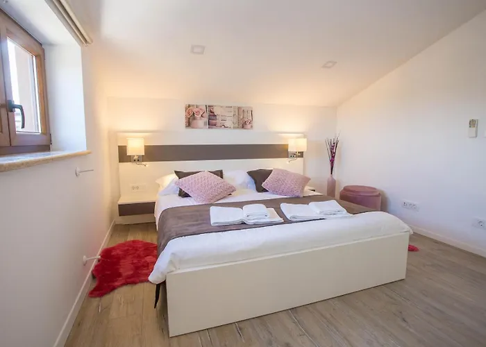 아파트 Three Bedroom Milohanic Iv 포레치